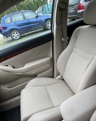 Toyota Avensis cena 12000 przebieg: 238000, rok produkcji 2005 z Lublin małe 92